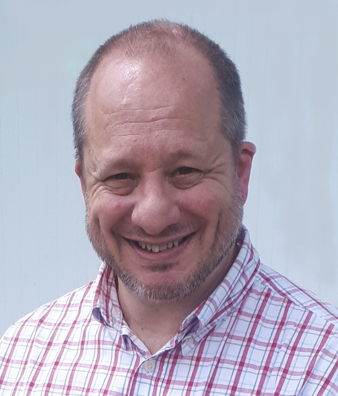 a picture of Aldo smiling